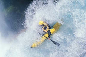 开云注册-东亚杯国足爆冷 战术思路引发讨论，东亚杯国足首发