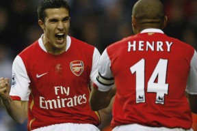 开云在线直播-巴黎圣日耳曼吸引全球关注度创新高，巴黎圣日耳曼全员合照